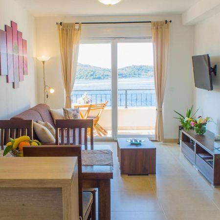 Apartment Sandra Vis Zewnętrze zdjęcie